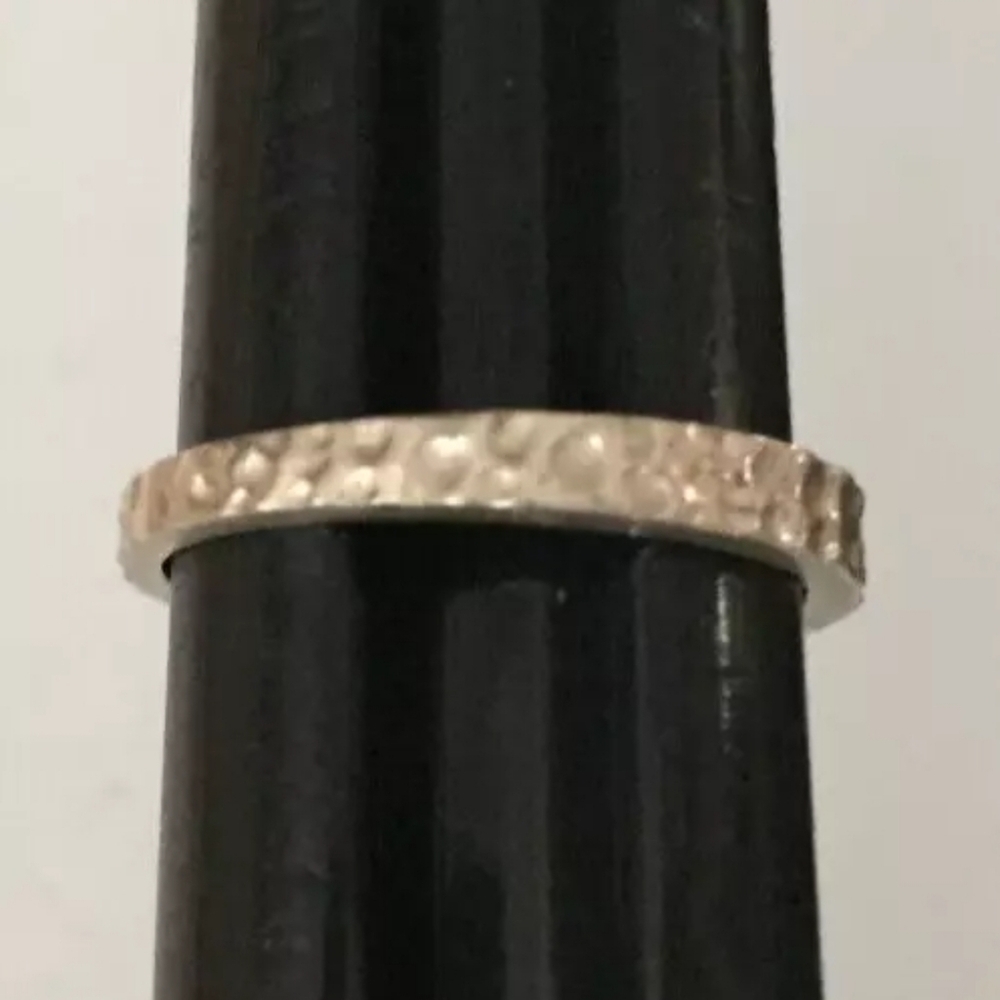 Vtg Ring MARKED LA 925 STERLING SILVER Size 6.75 Hammered Band Jewelry